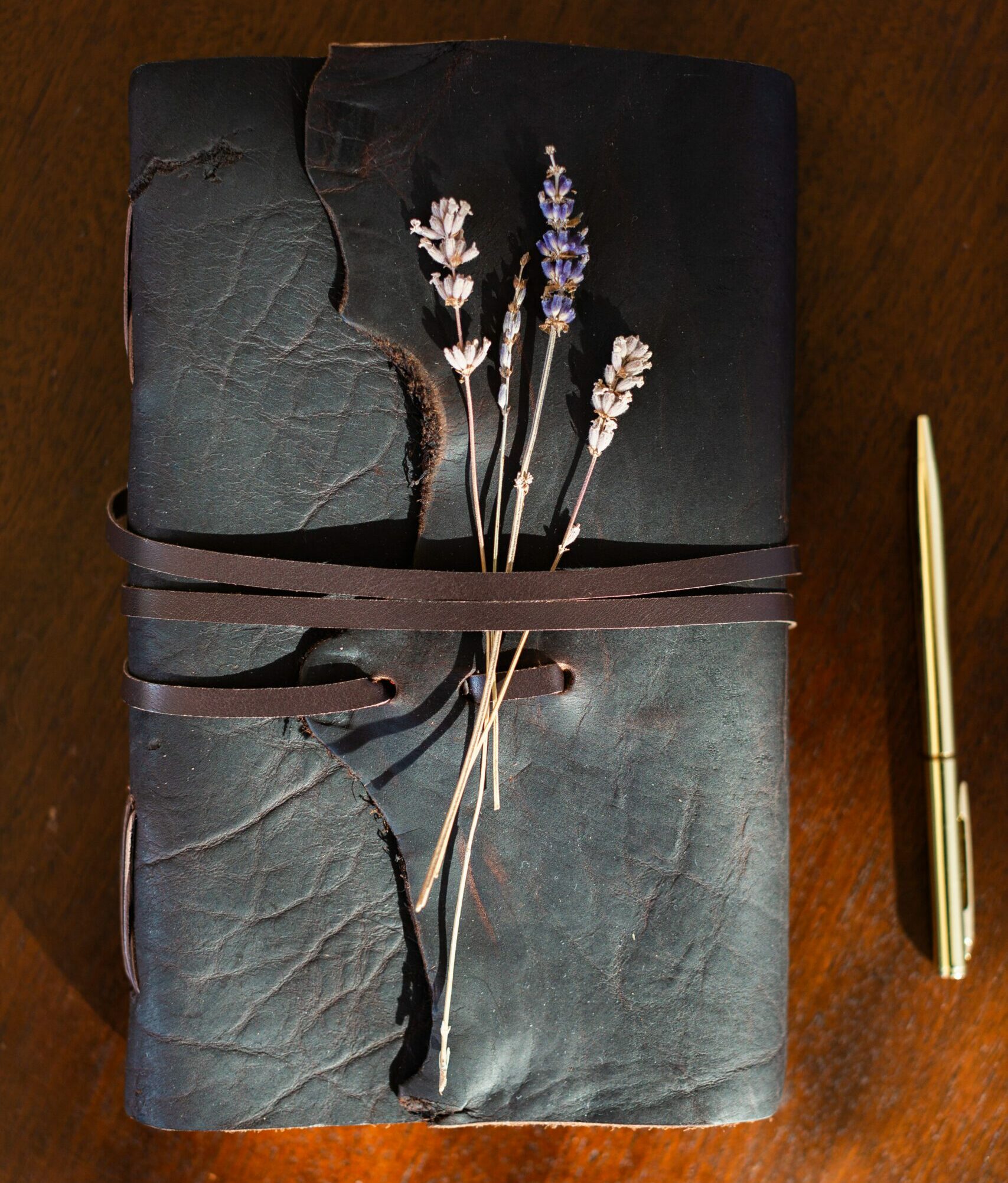 Tangle Leatherbound Scrapbook