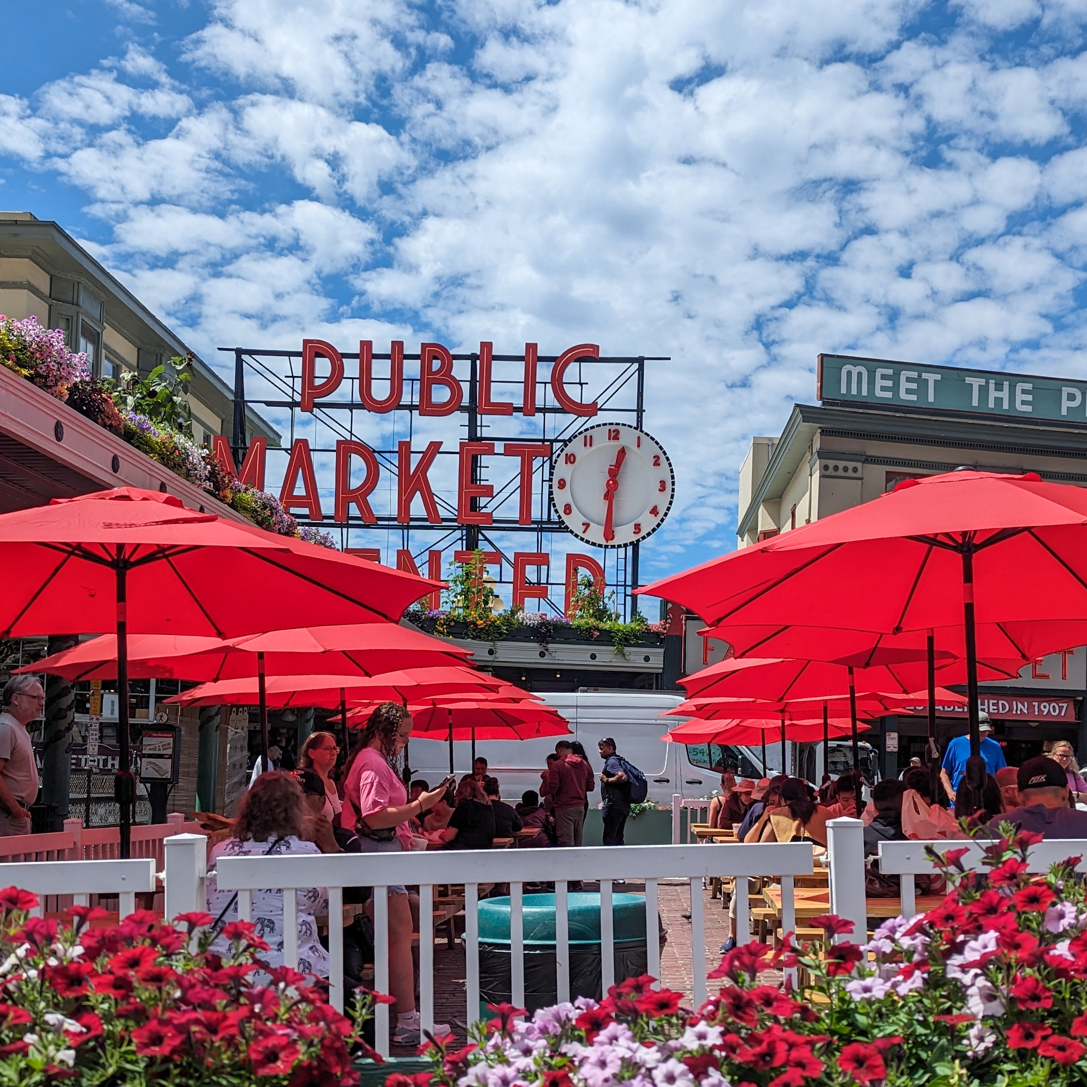 10 Things to Do for your Pike Place Market Summer Bucket List - Pike ...